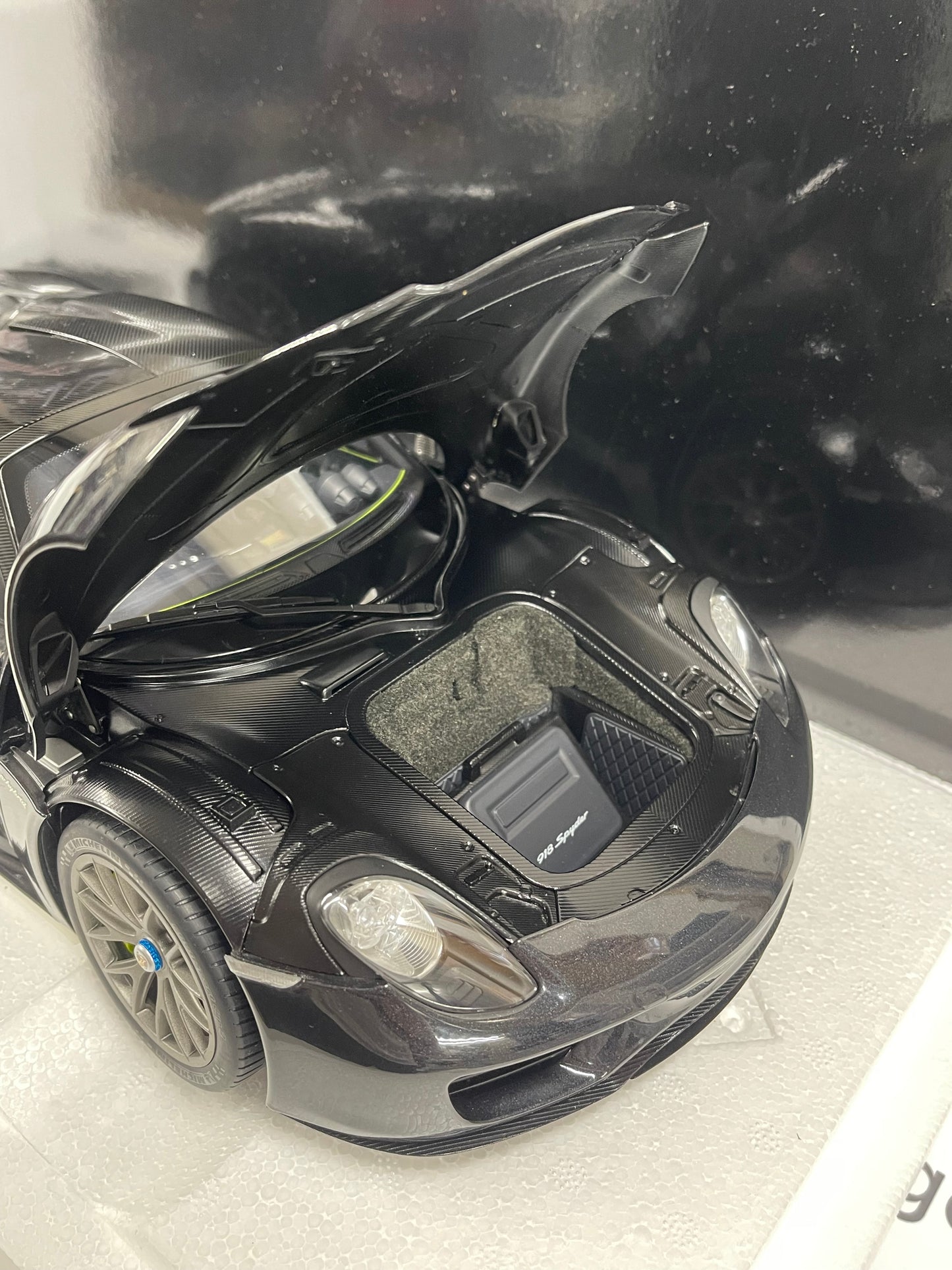 AUTOart Porsche 918 Spyder Black 1:12 Scale Diecast 12121