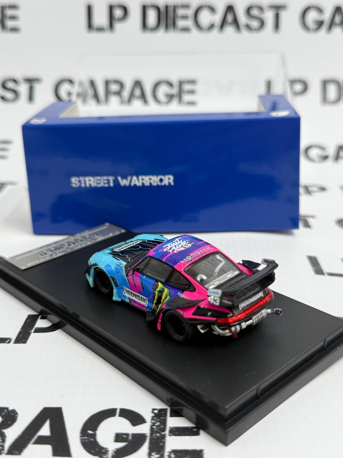 STREET WARRIOR Porsche 993 RWB Hoonigan RAUH-Welt 1:64 Diecast Ghost Player