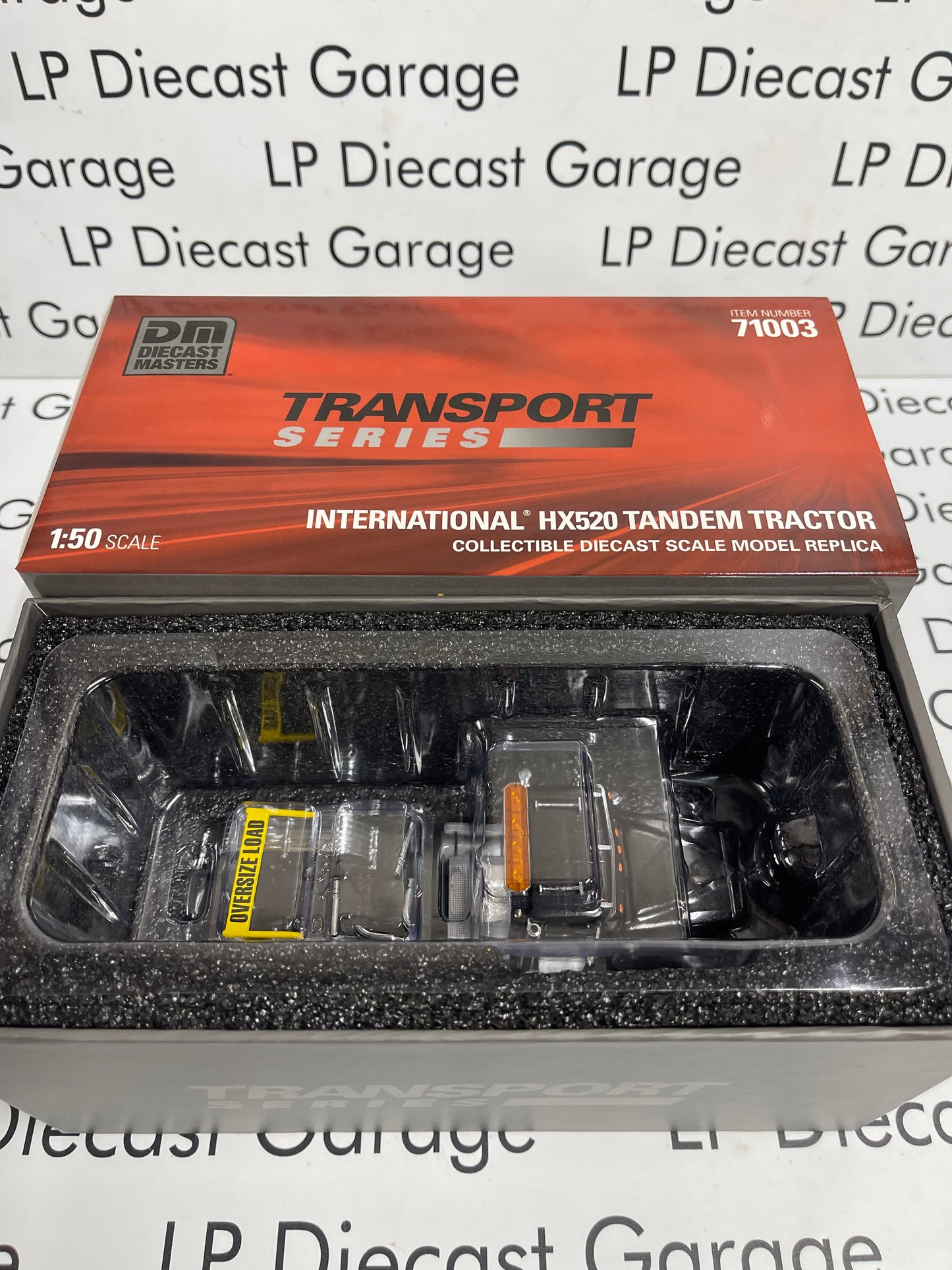 DIECAST MASTERS International HX520 Tandem Tractor Black Semi 1:50 Diecast