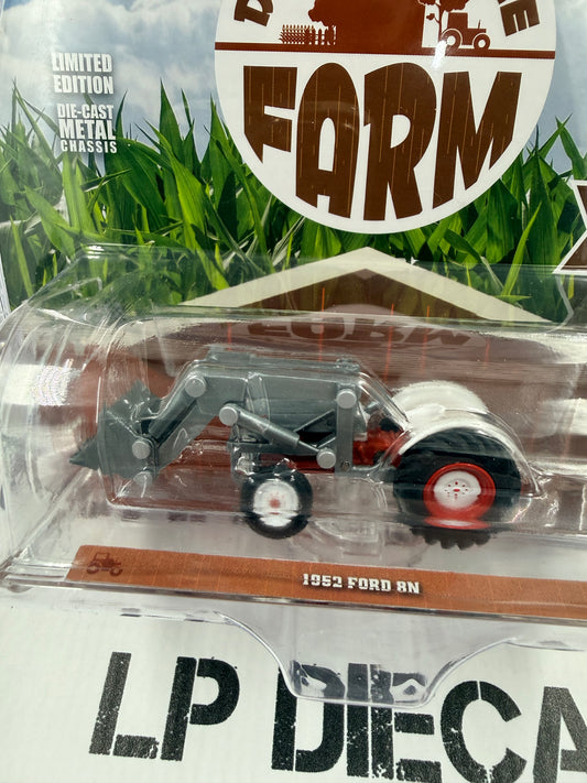 RAW CHASE GREENLIGHT 1952 Ford 8N Tractor w/ Loader 1:64 Diecast Down on the Farm