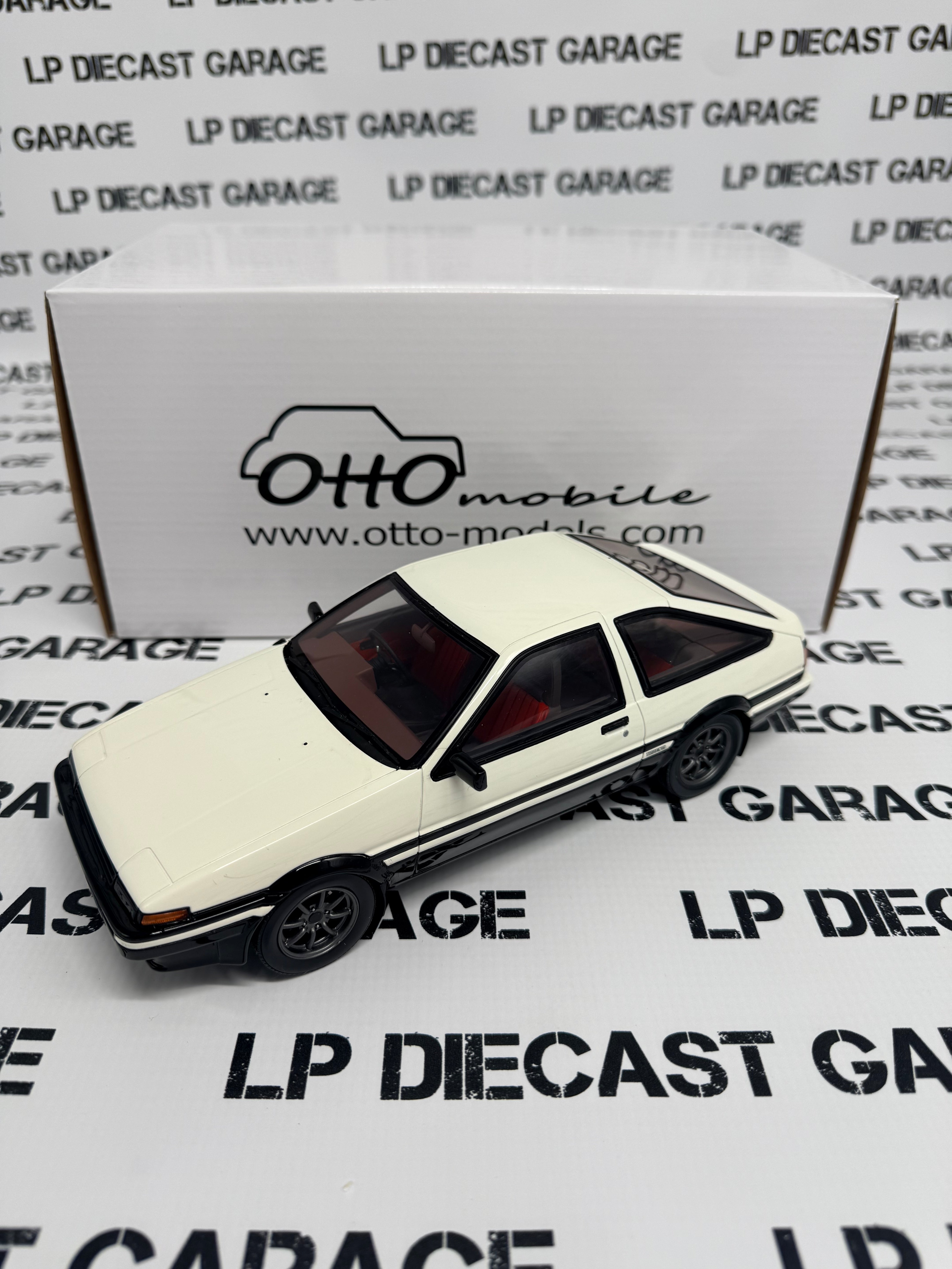 OTTO MOBILE Toyota Sprinter Trueno AE86 GT-APEX 1:18 Scale Resin