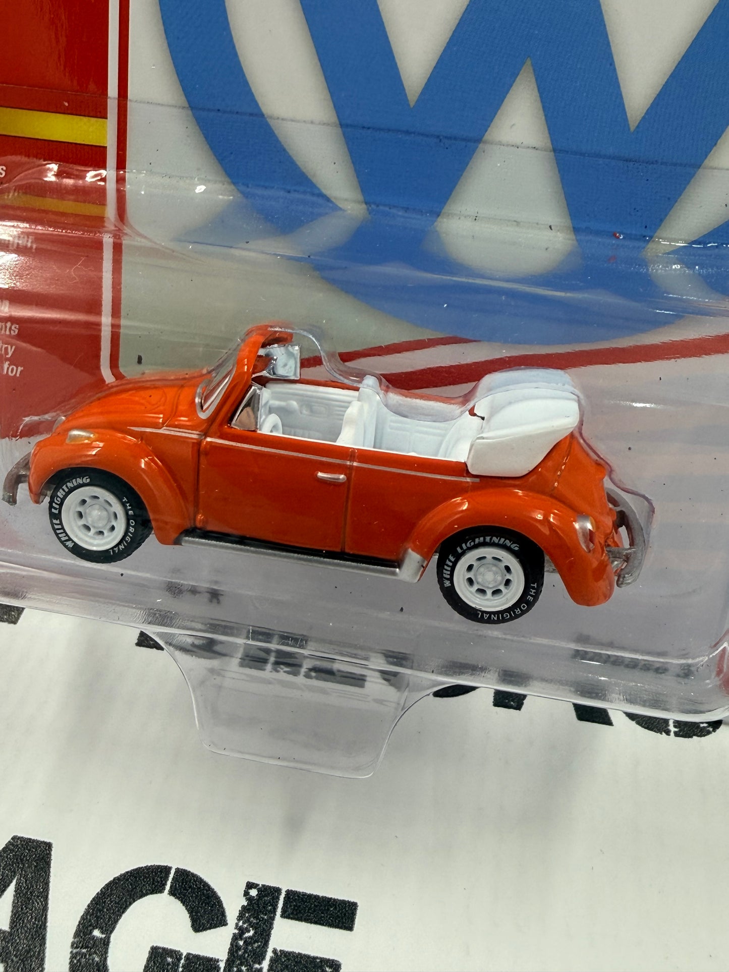 CHASE JOHNNY WHITE LIGHTNING 1975 Volkswagen Beetle Convertible Orange 1:64 Diecast Classic Gold