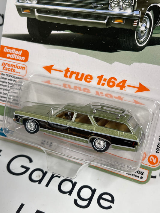 AUTO WORLD 1970 Chevy Kingswood Estate Green 1:64 Diecast Muscle Wagons
