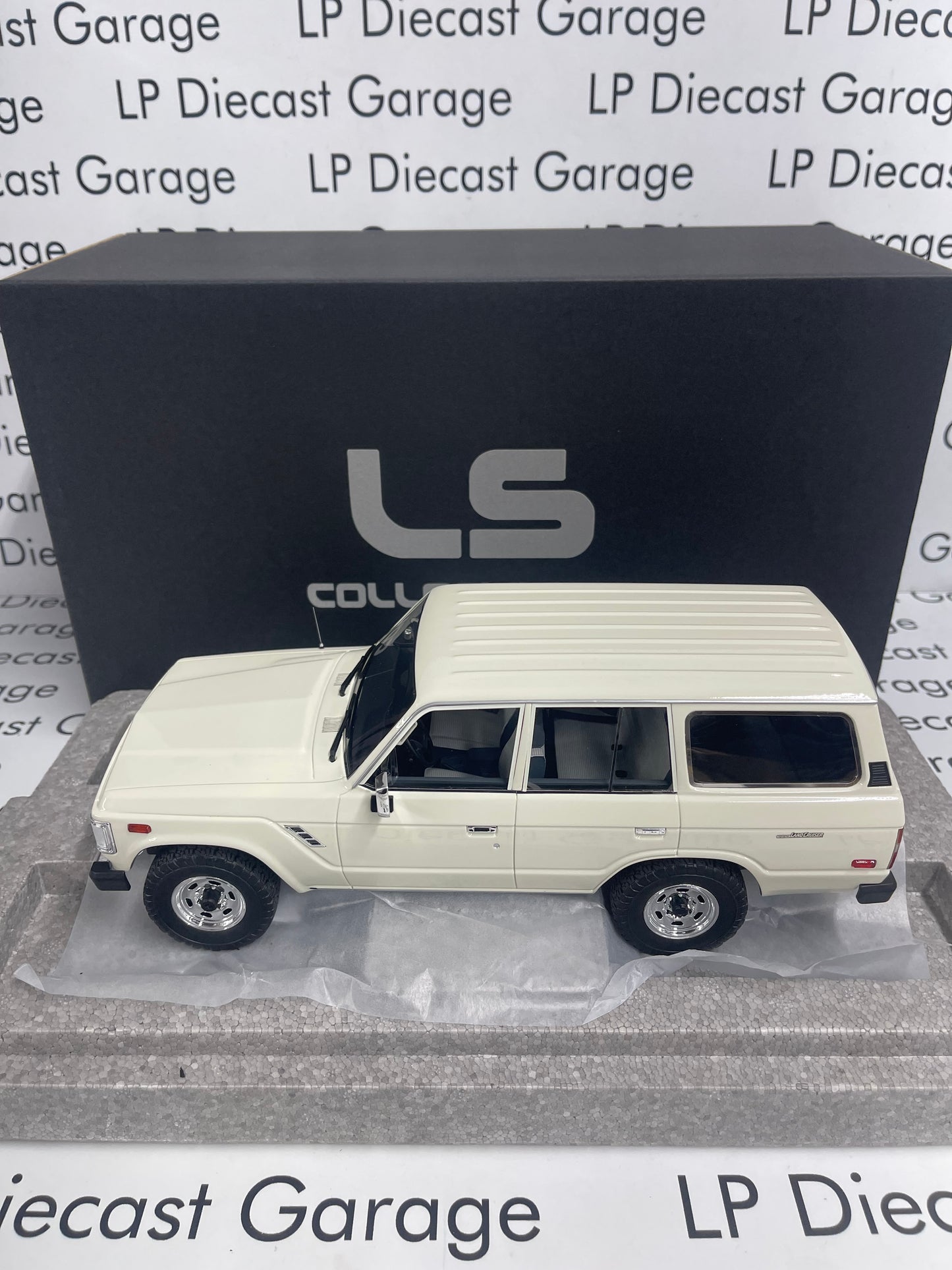 LS Collectibles 1987 Toyota Land Cruiser J60 White 1:18 Scale Resin Model