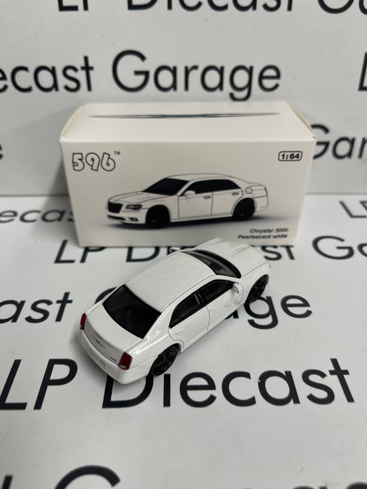 596 Model Chrysler 300c Pearlescent White 1:64 Diecast