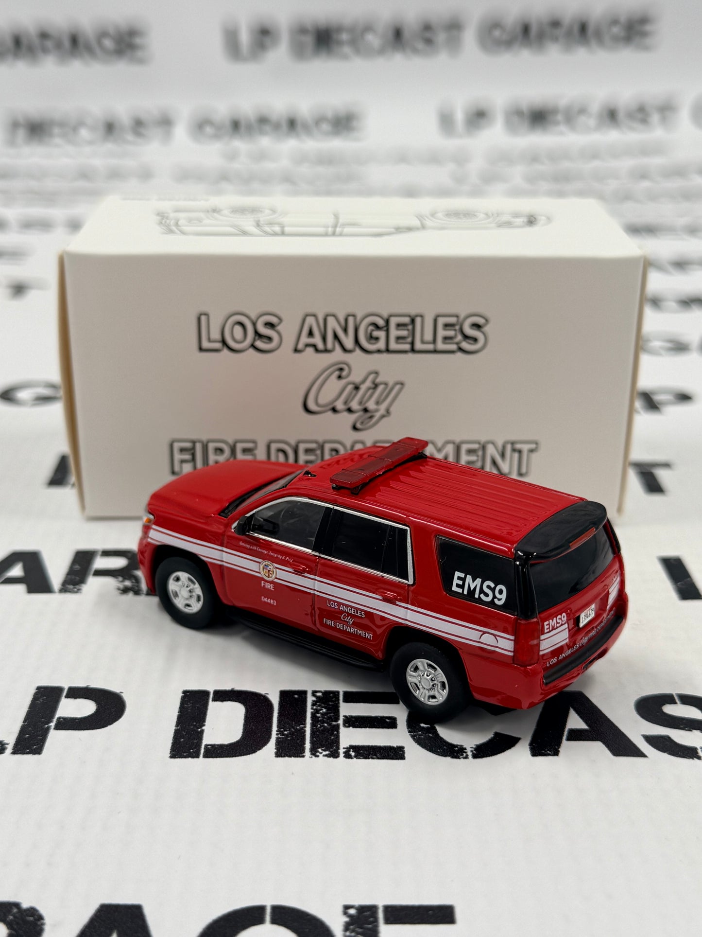 MODEL TRUCK Chevrolet Tahoe Los Angeles City Fire Department 1:64 Diecast