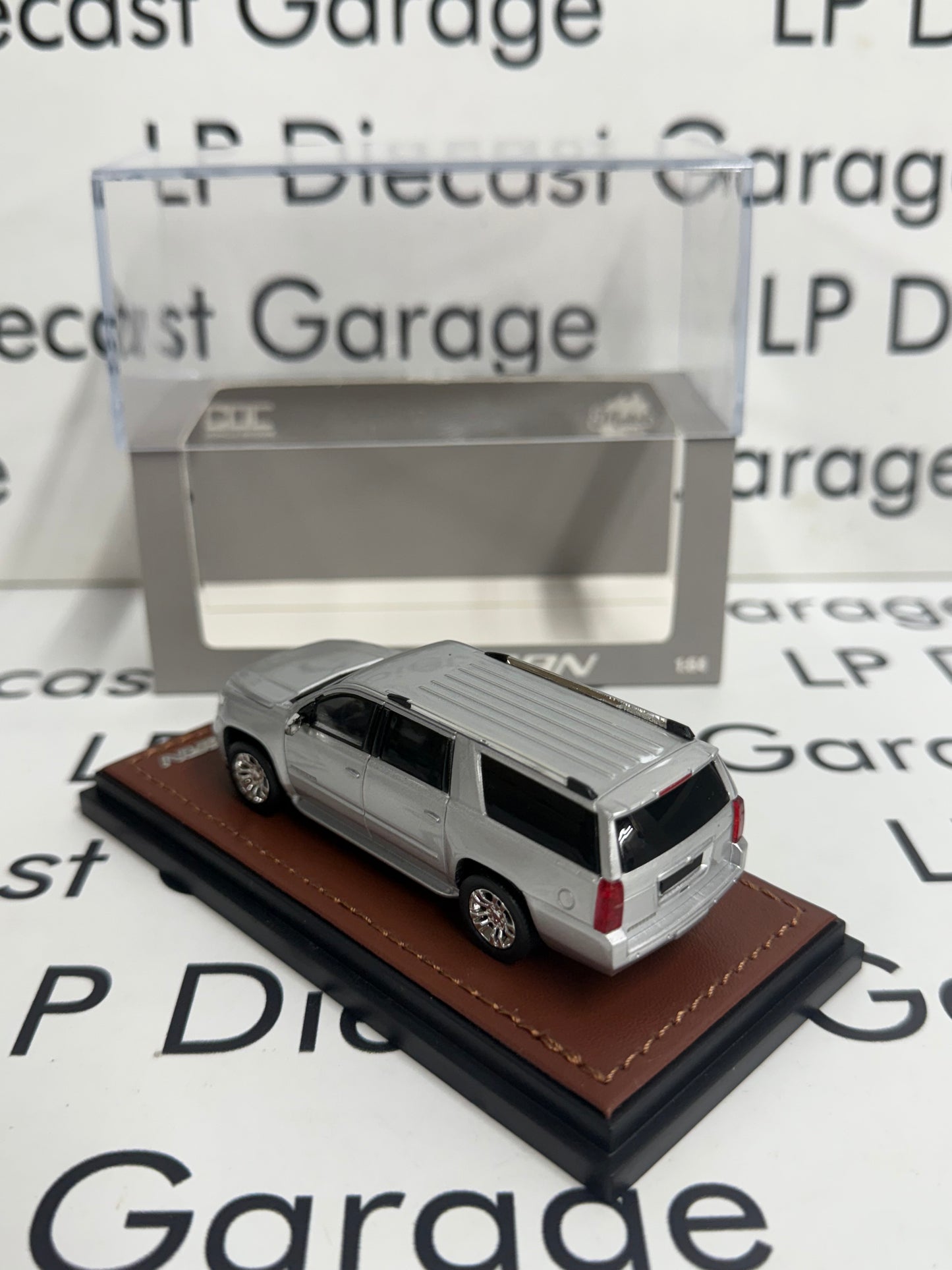 GOC 2015 Chevrolet Suburban Silver Limited Edition 1:64 Diecast Exclusive