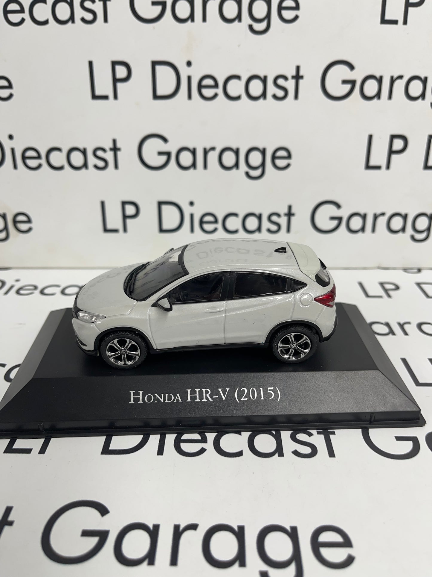 EDICOLA 2015 Honda HR-V White Pearl SUV 1:43 Diecast