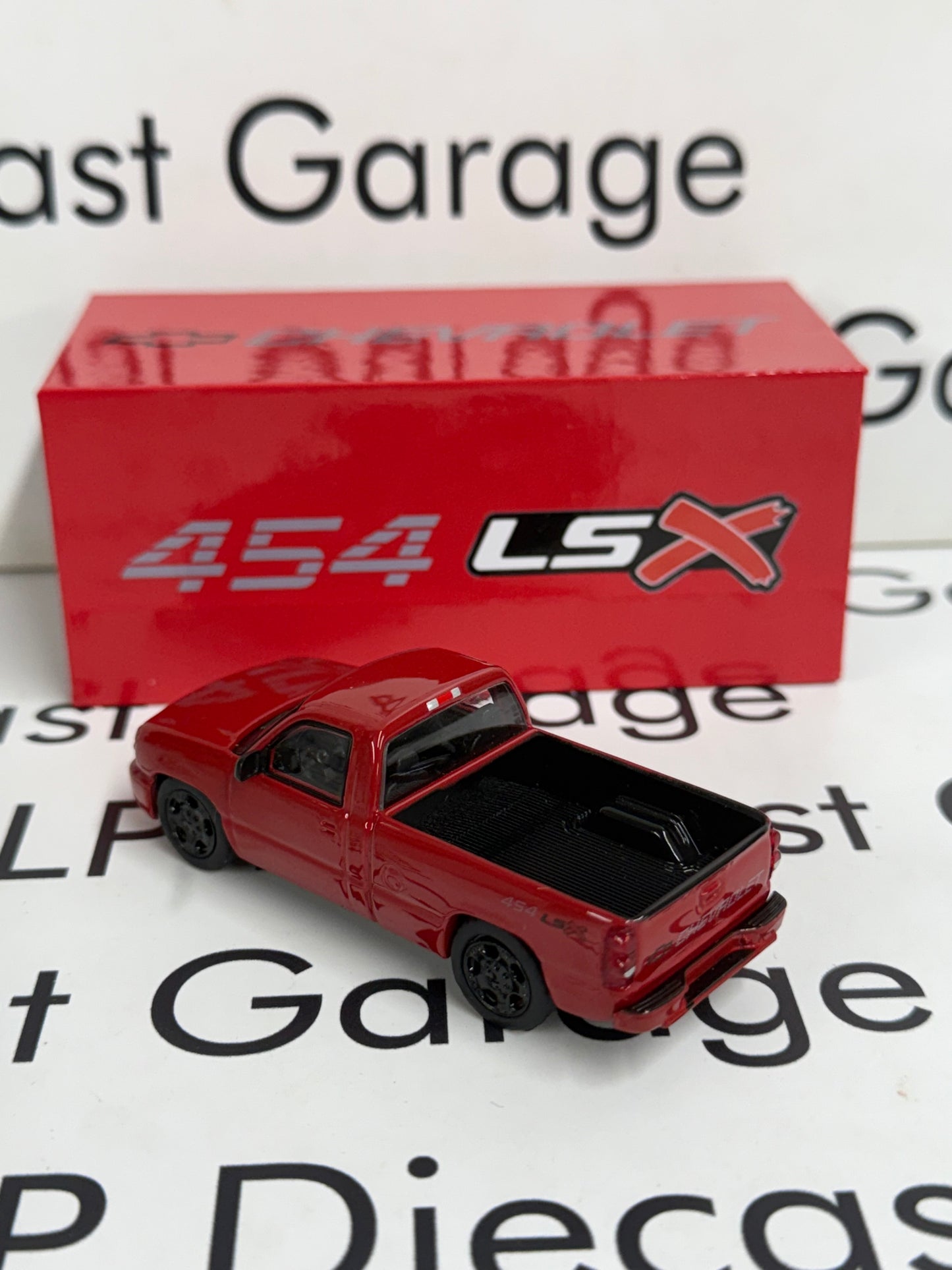 2006 Chevrolet Silverado SS Single Cab Truck Victory Red PARA64 1:64 Diecast