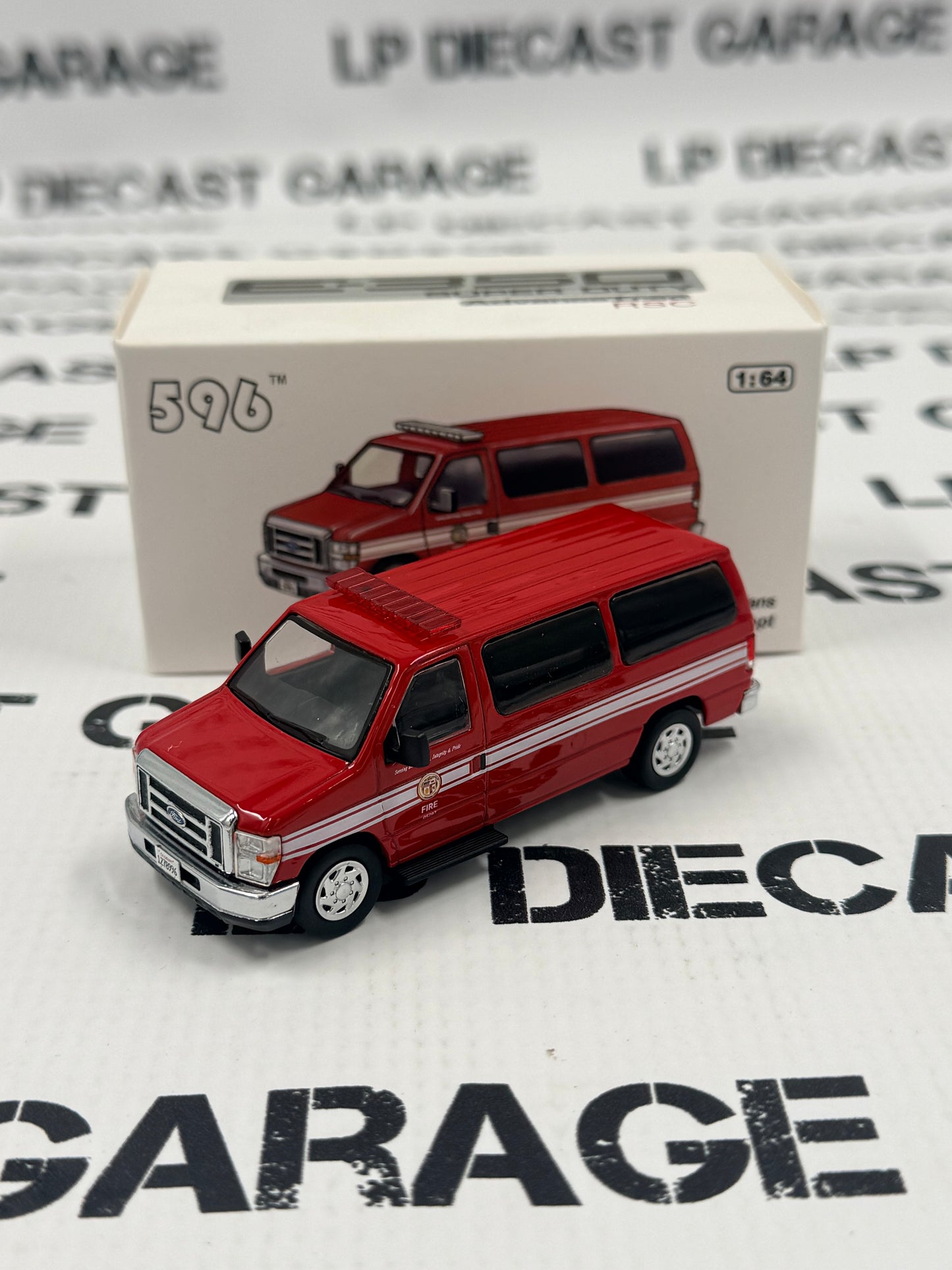 596 Model Ford E350 Van Los Angeles CA Fire Department 1:64 Diecast