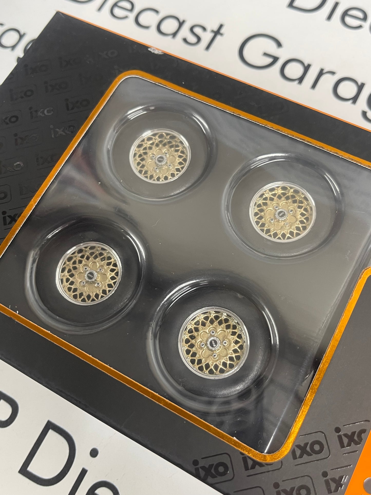 IXO Models Gold w/Chrome Lip BBS Alloy Wheel Set (4) for 1:18 Diecast