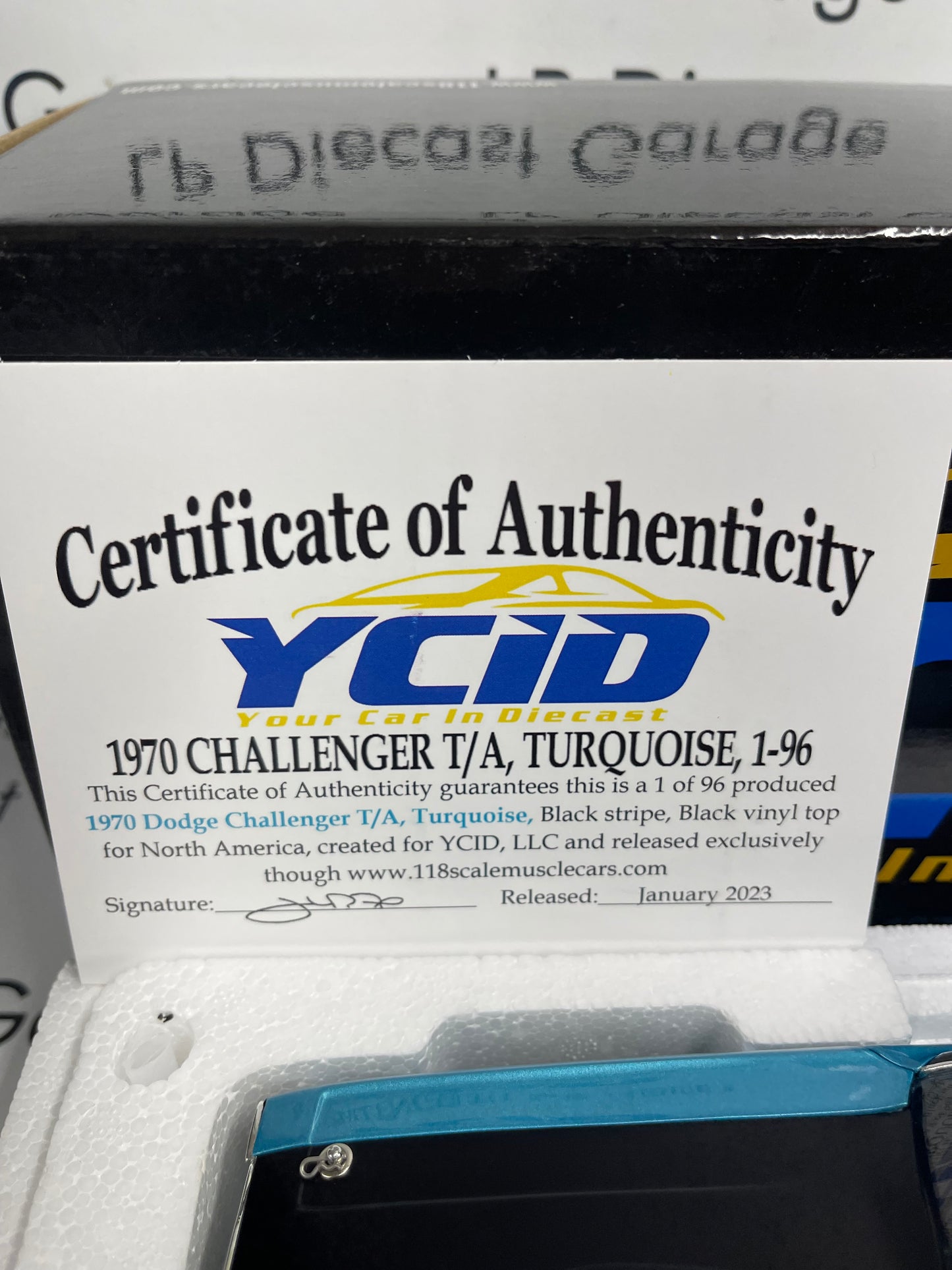 ACME YCID 1970 Dodge Challenger T/A Turquise w/ Black Stripe 1:18 Diecast A1806022LTVTY