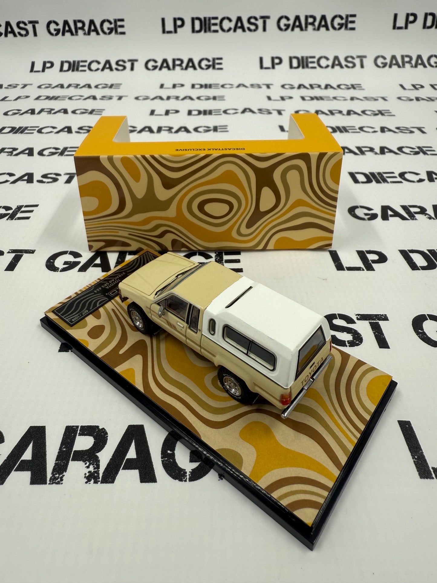 GCD 1985 Toyota Hilux SR5 Xtra Cab Tan Pickup Truck 1:64 Diecast Talk Exclusive