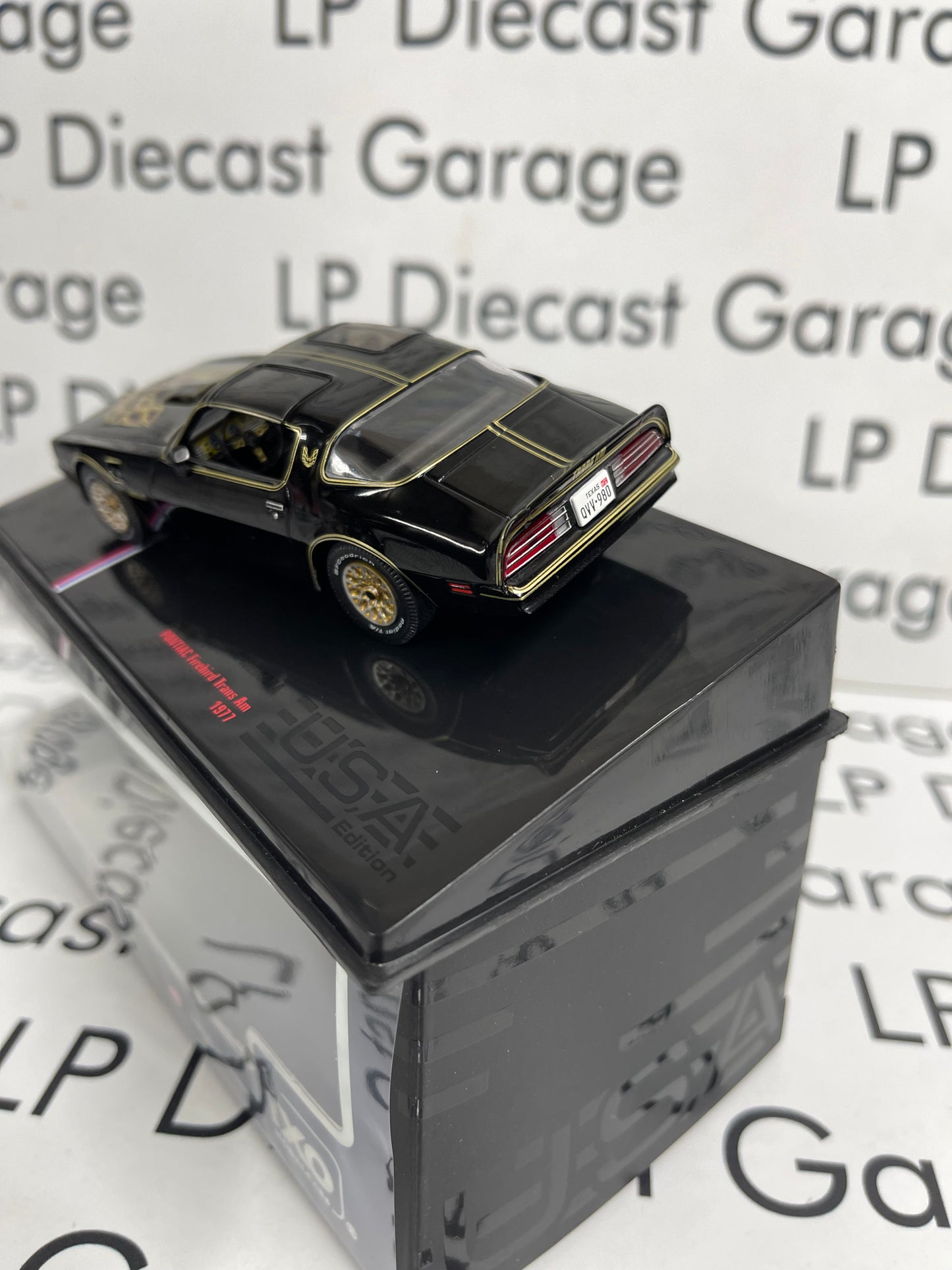 IXO Models 1977 Pontiac Firebird Trans Am Bandit 1:43 Diecast USA Model