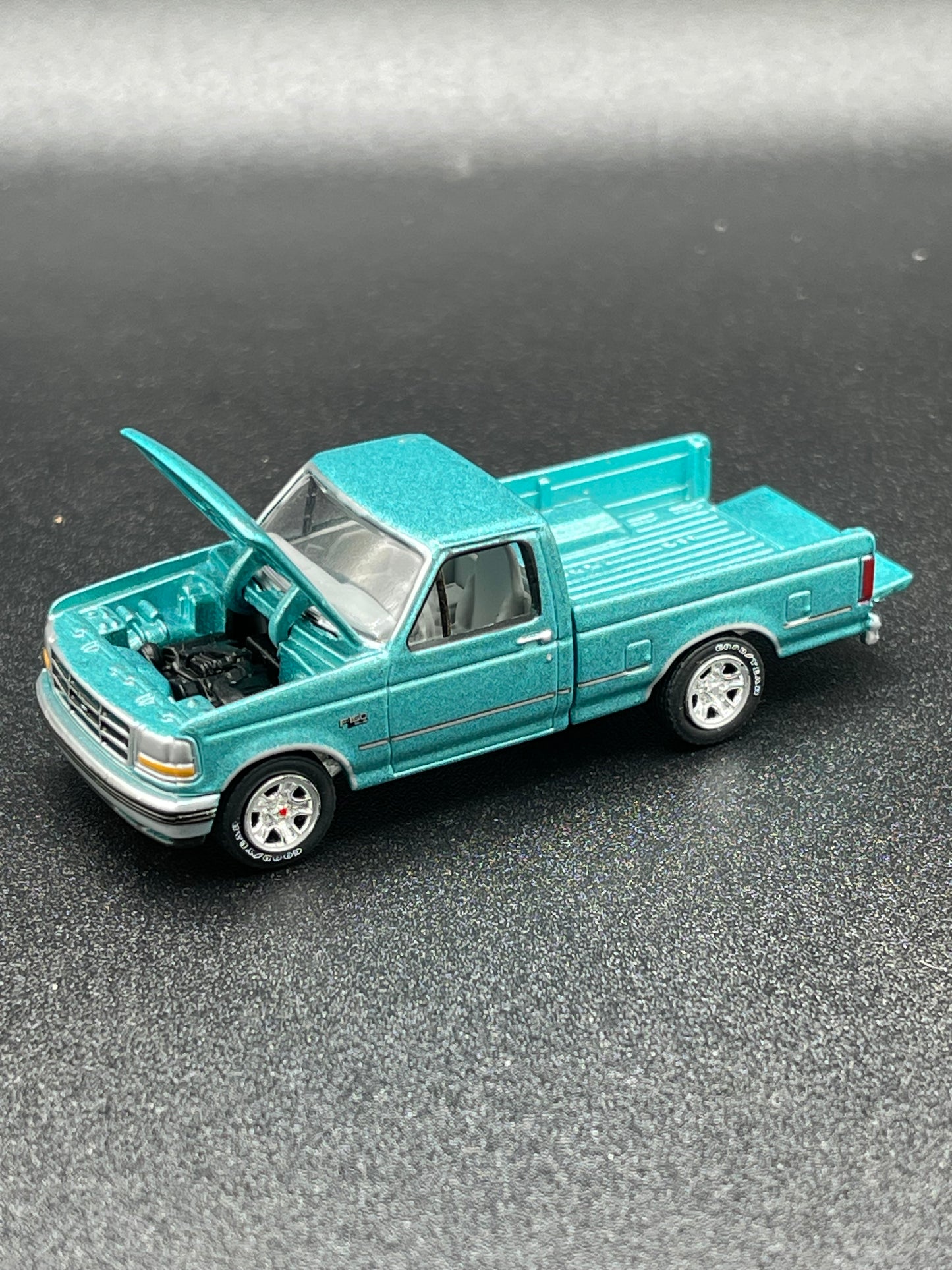 JOHNNY LIGHTNING 1995 Ford F-150 Medium Calypso Green Metallic Pick Up Truck LP Diecast Garage Exclusive Release 1:64 Diecast Promo
