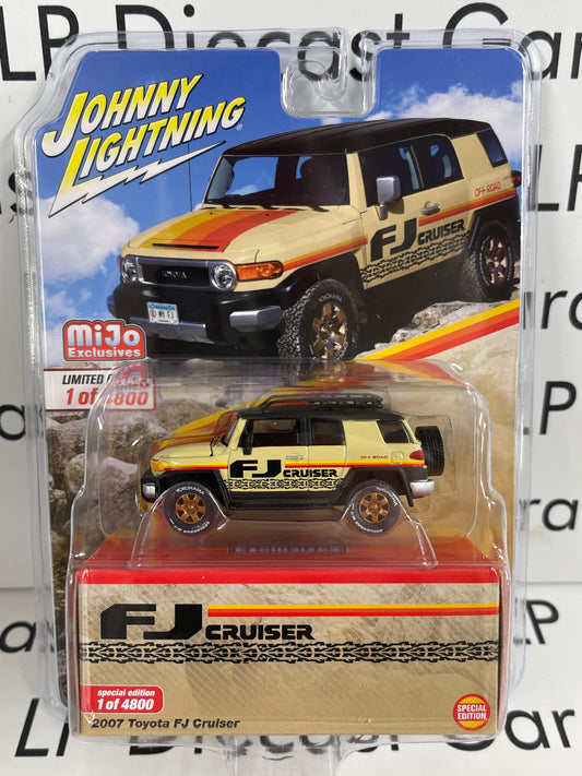 JOHNNY LIGHTNING 2007 Toyota FJ Cruiser Desert Tan 1:64 Diecast MiJo