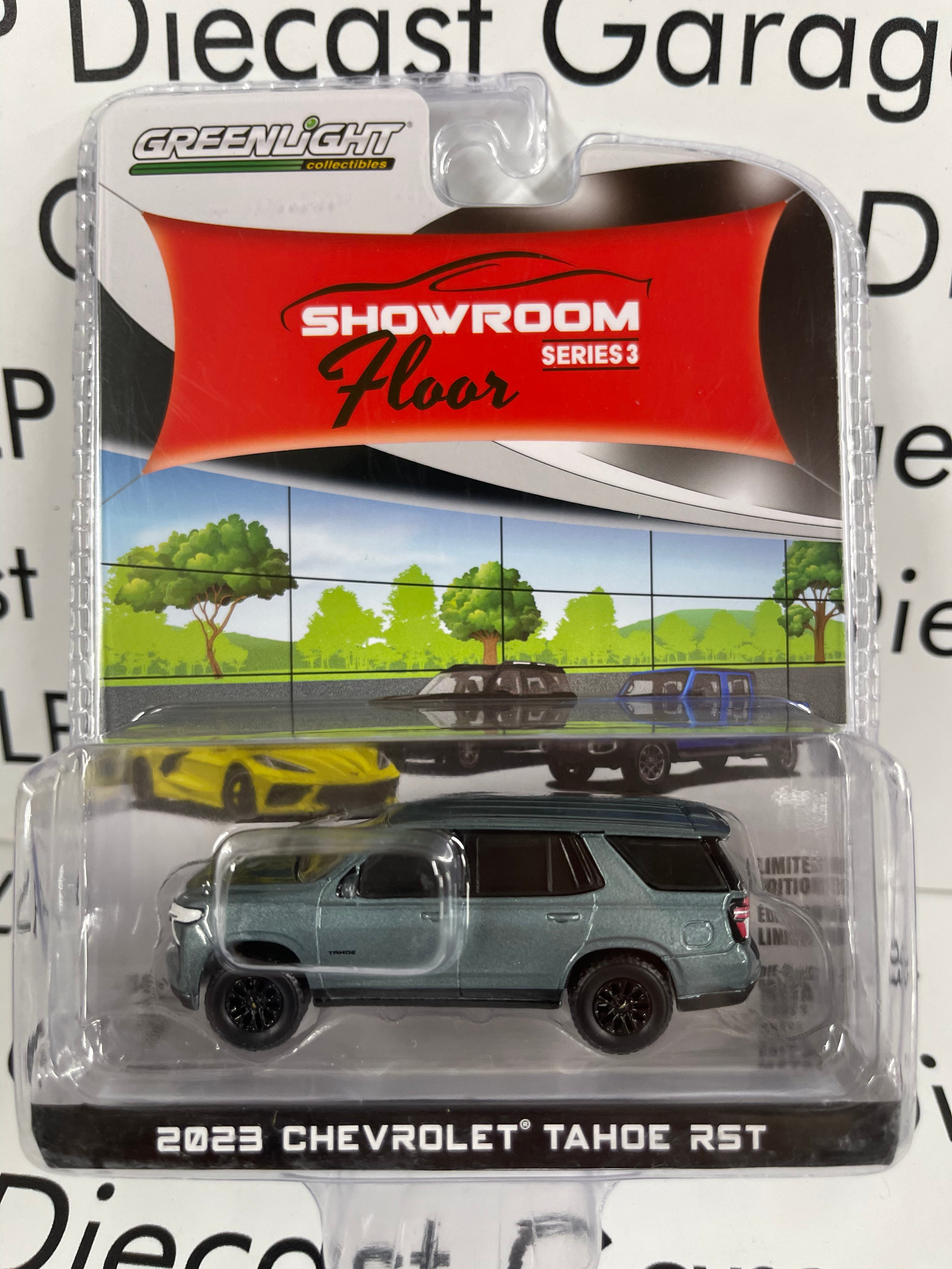 GREENLIGHT 2023 Chevrolet Tahoe RST Silver Sage Metallic Showroom Seri
