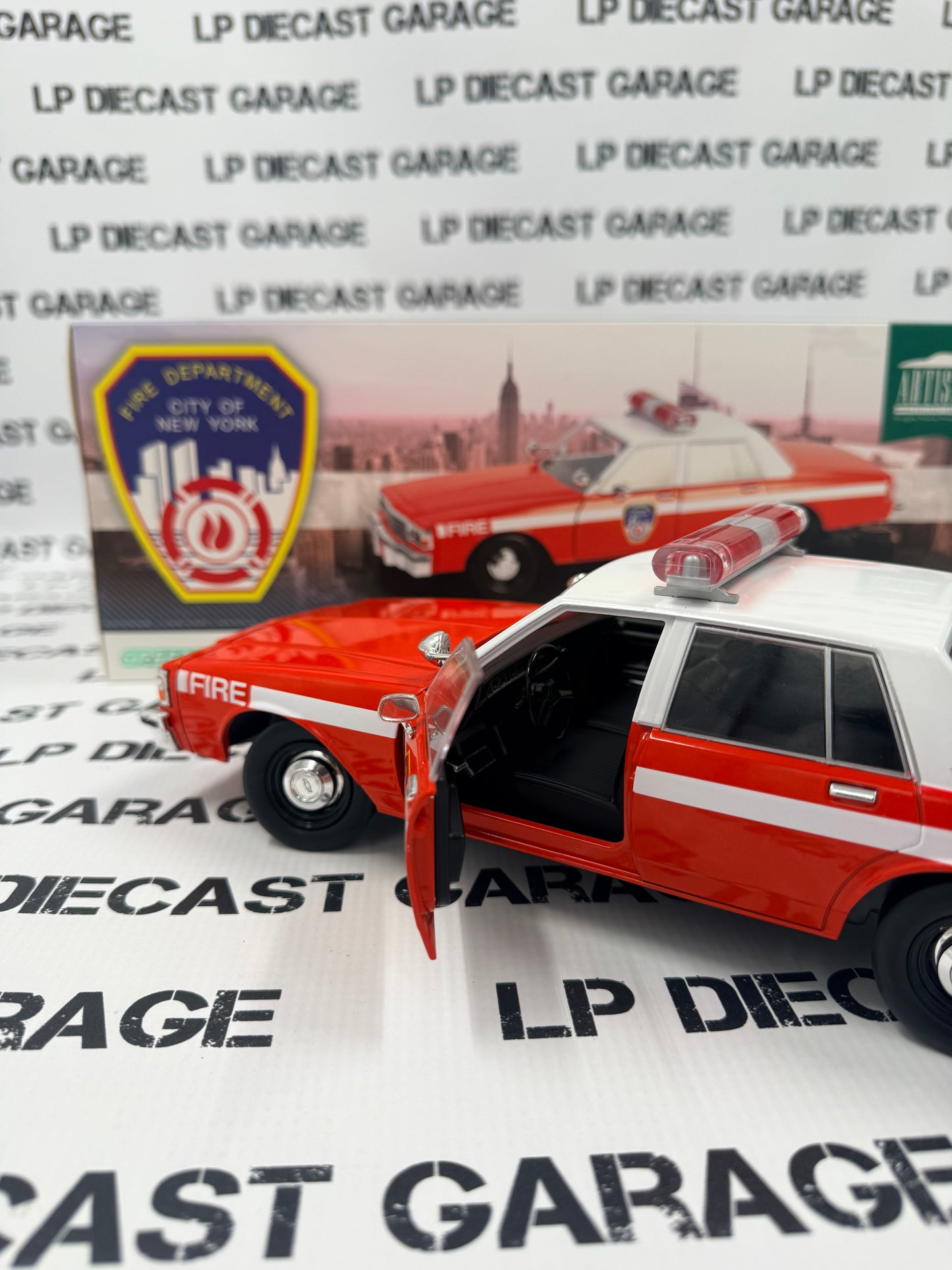 GREENLIGHT 1987 Chevrolet Caprice FDNY Fire Dept 9C1 1:18 Diecast