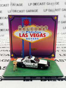 ROLLIN Ford Crown Victoria Las Vegas Police w/ Diorama & Figure 1:64 Diecast MotorXPO Exclusive