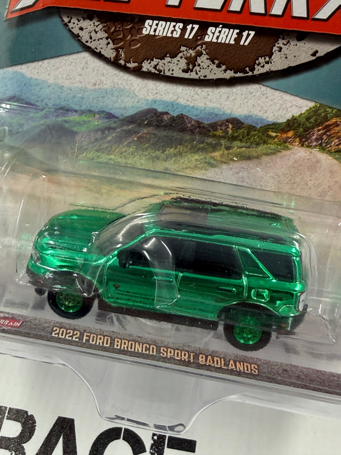 GREEN CHASE GREENLIGHT 2022 Ford Bronco Sport Badlands Black 1:64 Diecast All Terrain