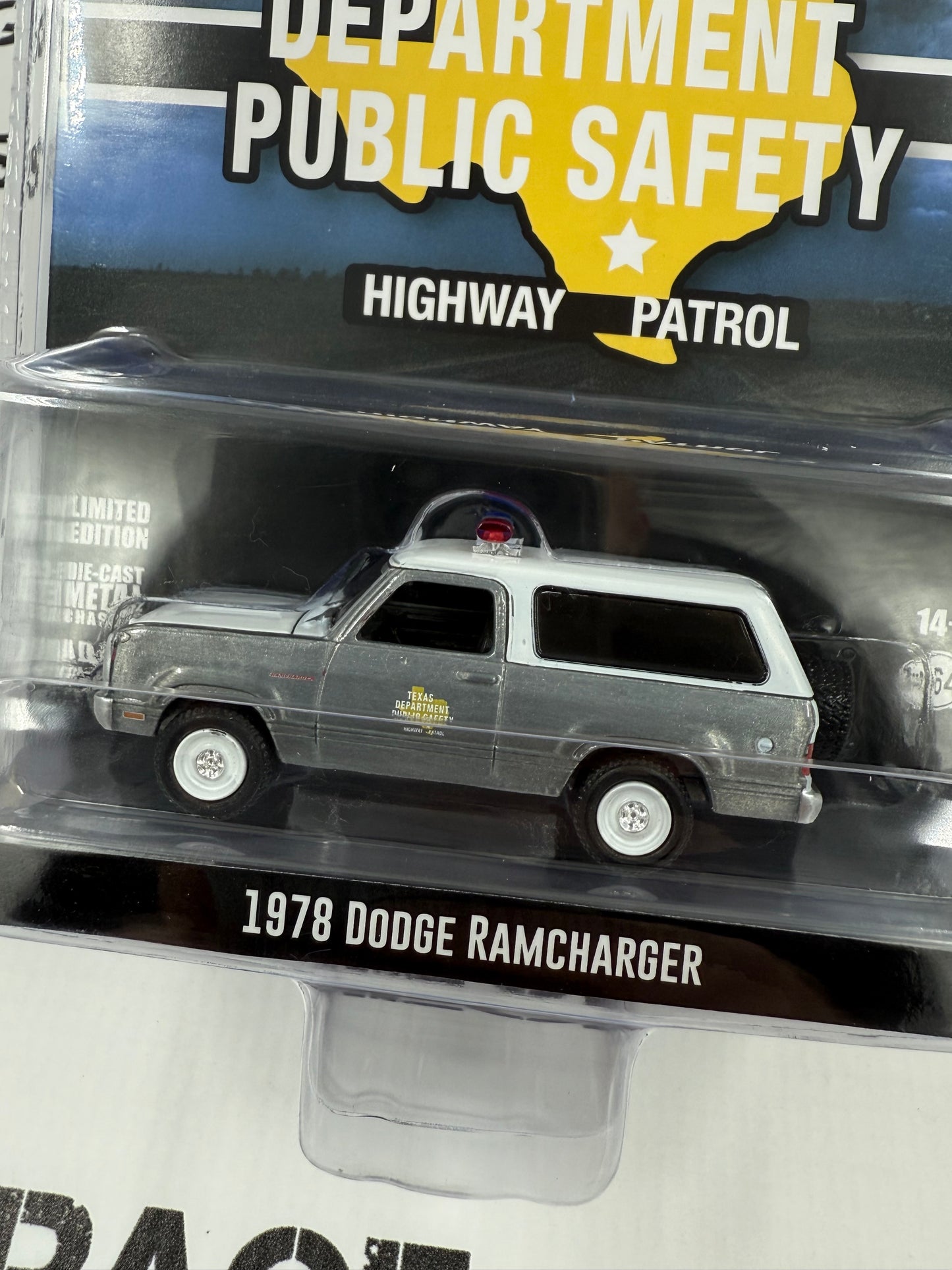 RAW CHASE GREENLIGHT 1978 Dodge Ramcharger Texas Dept. Public Safety 1:64 Diecast
