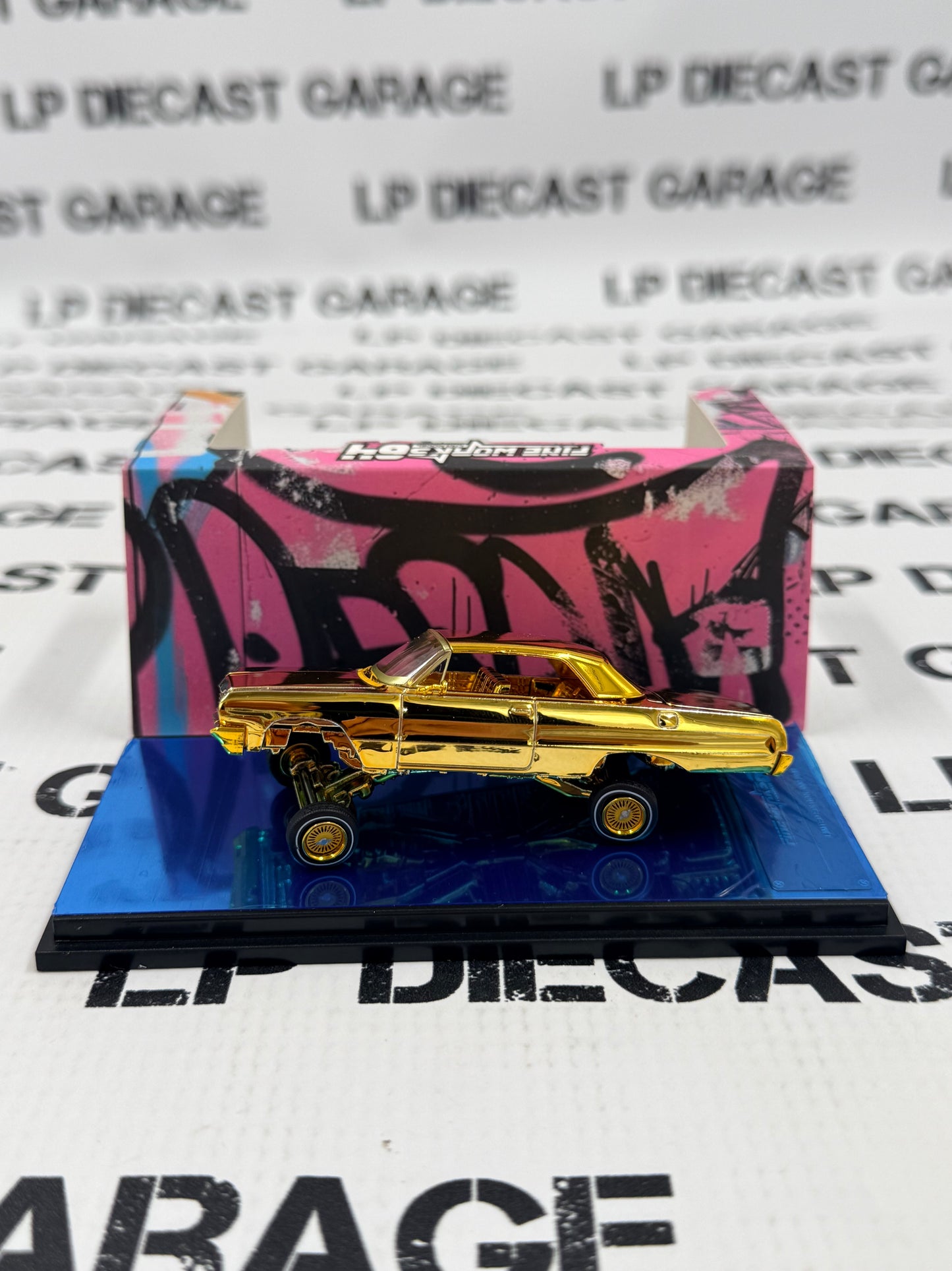 Fine Works 64 Lowriders 1964 Chevrolet Impala Gold 1:64 Diecast Adjustable Suspension