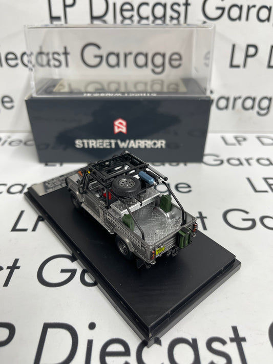STREET WARRIOR Land Rover Defender Tomb Raider 1:64 Diecast Ghost Player