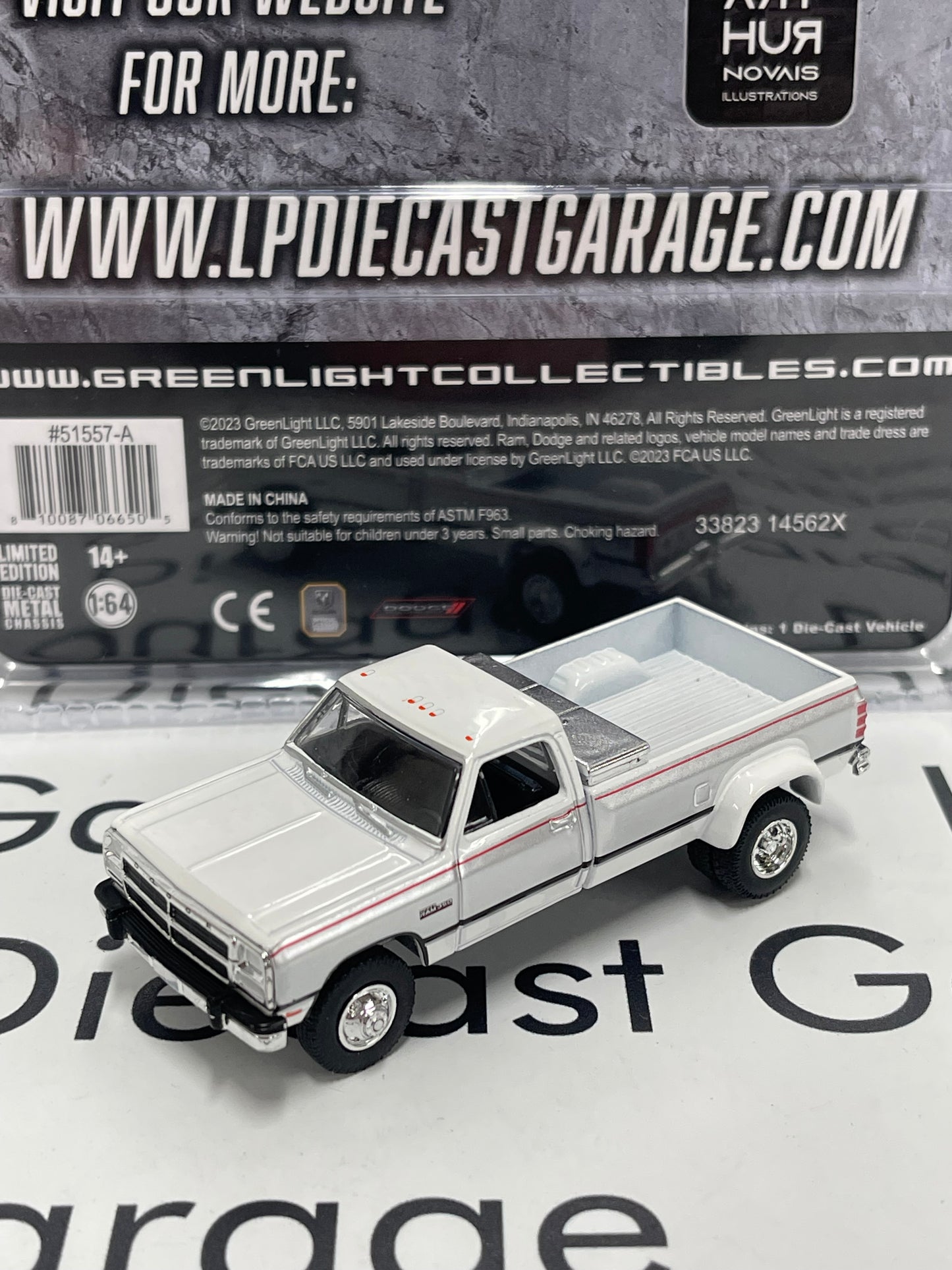 GREENLIGHT 1993 Dodge Ram 350 Dually Cummins Diesel WHITE LP Diecast Garage Exclusive 1:64 Diecast Promo