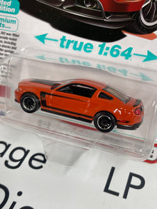 AUTO WORLD 2012 Ford Mustang Boss 302 Orange 1:64 Diecast Modern Muscle
