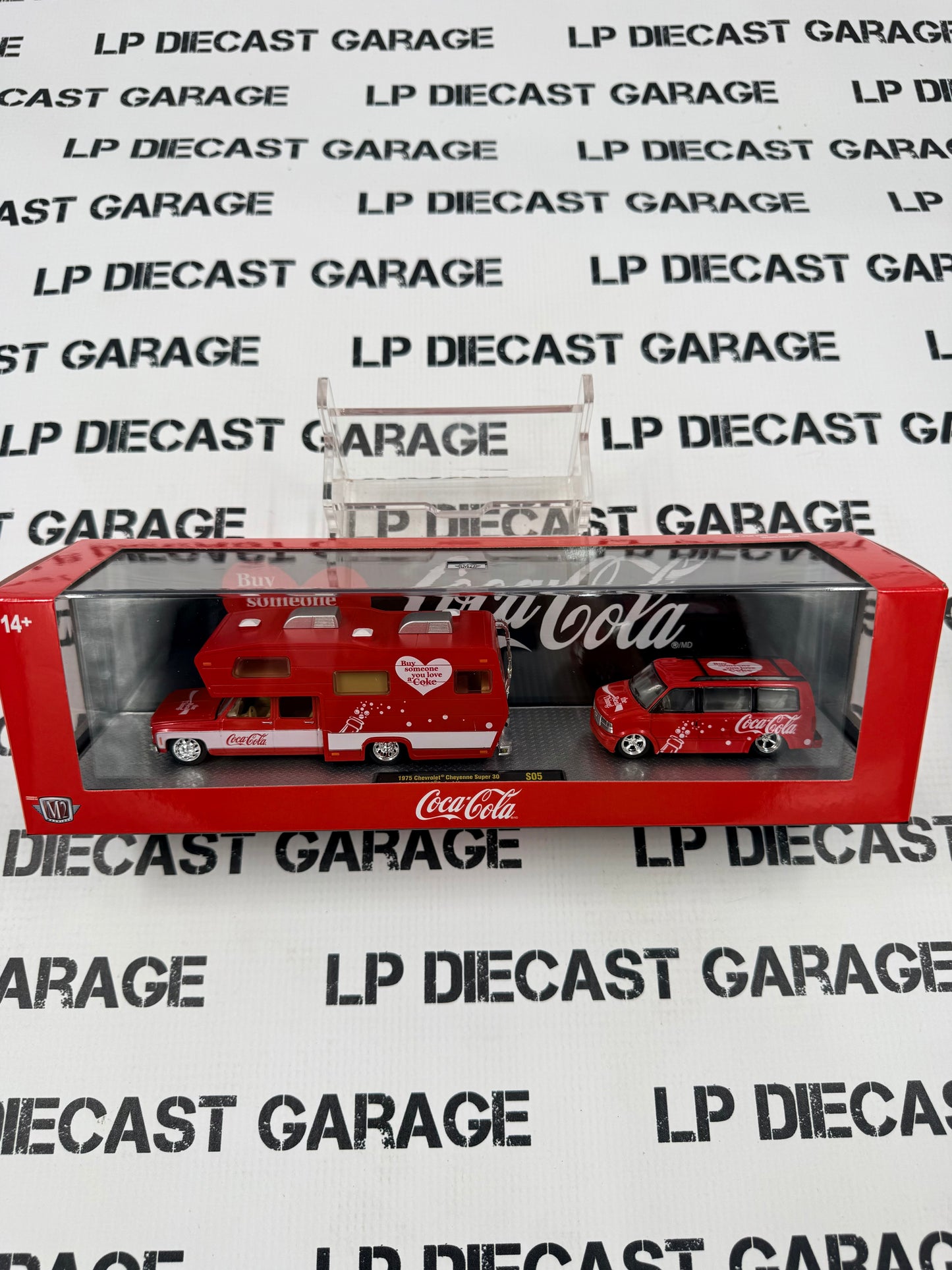 M2 Haulers 1975 Chevrolet Cheyenne Camper + GMC Safari Coca Cola 1:64 Diecast