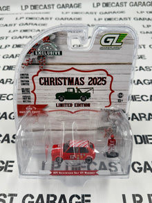GREENLIGHT 1975 Volkswagen Golf GTI w/ Figure 1:64 Diecast Christmas 2025
