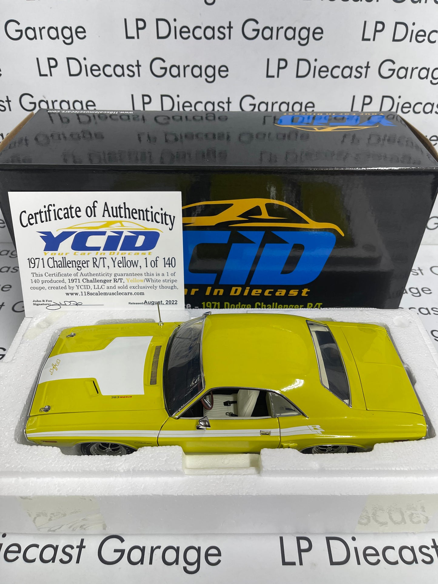 ACME YCID 1971 Dodge Challenger R/T Yellow w/ White Stripes 1:18 Diecast A1806020CYY