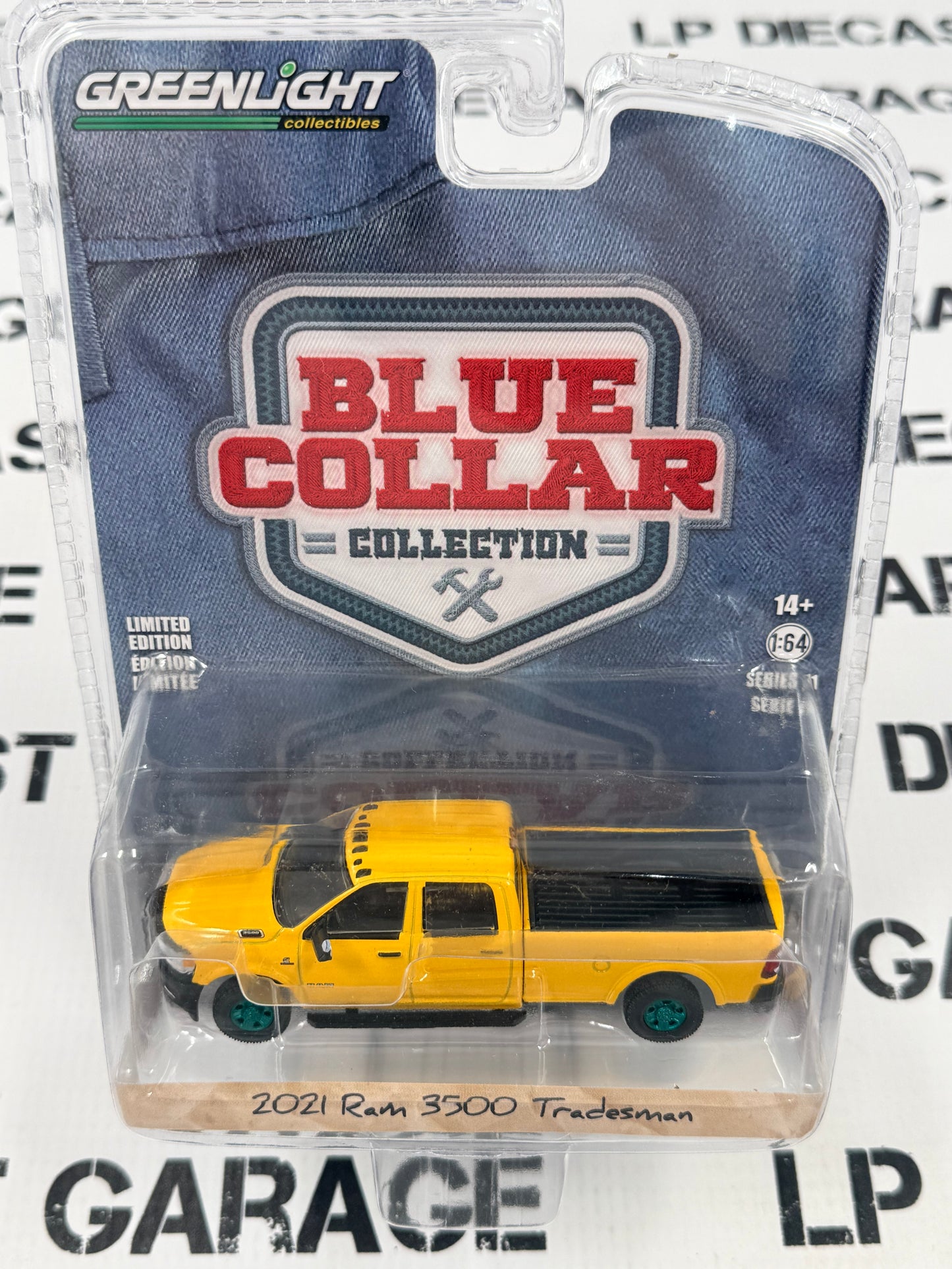CHASE GREENLIGHT 2021 Ram 3500 Tradesman Yellow 1:64 Diecast Blue Collar