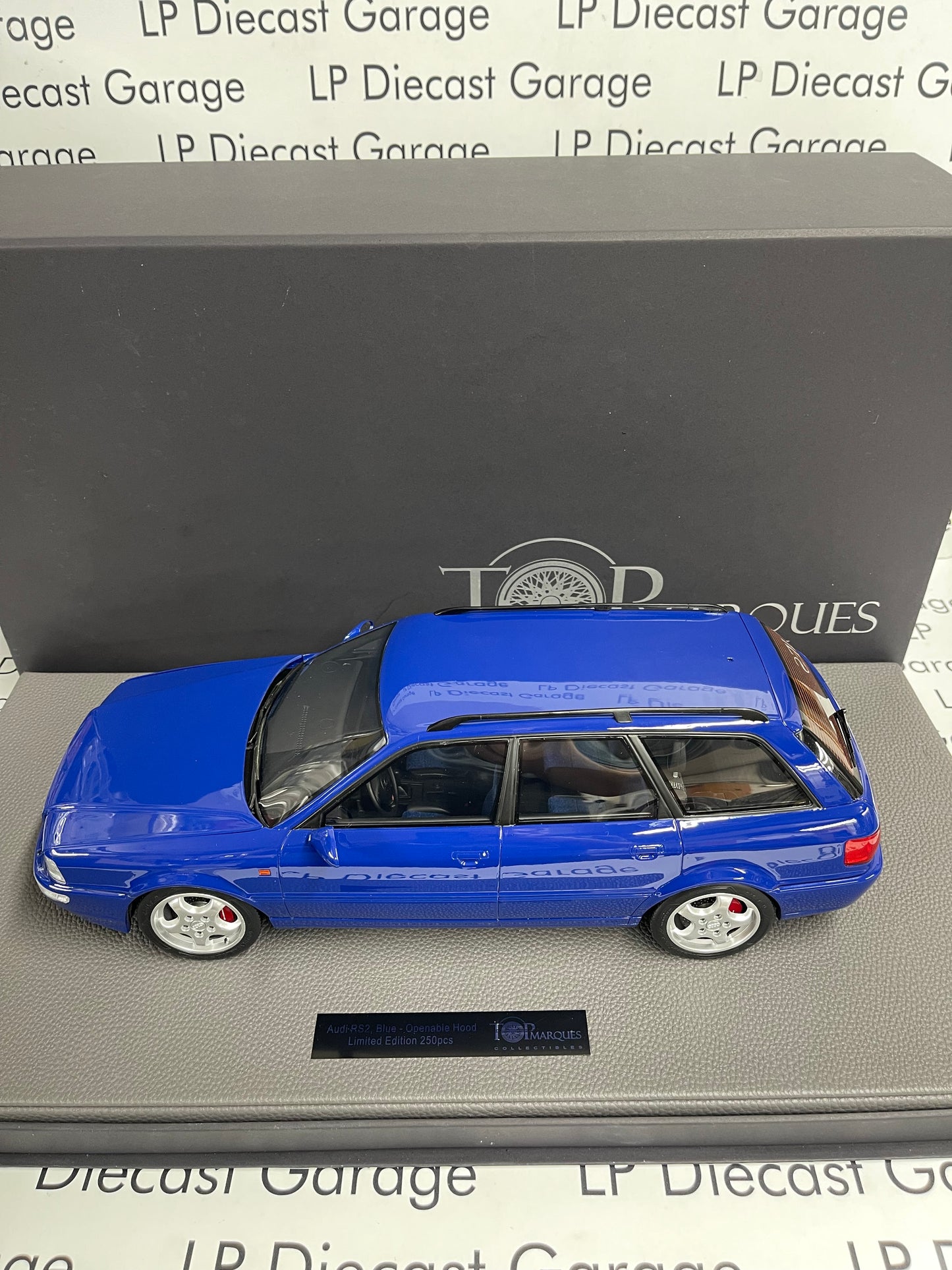 TOP MARQUES 1994 Audi RS2 Avant Blue w/Removable Hood 1:12 Scale Resin Model