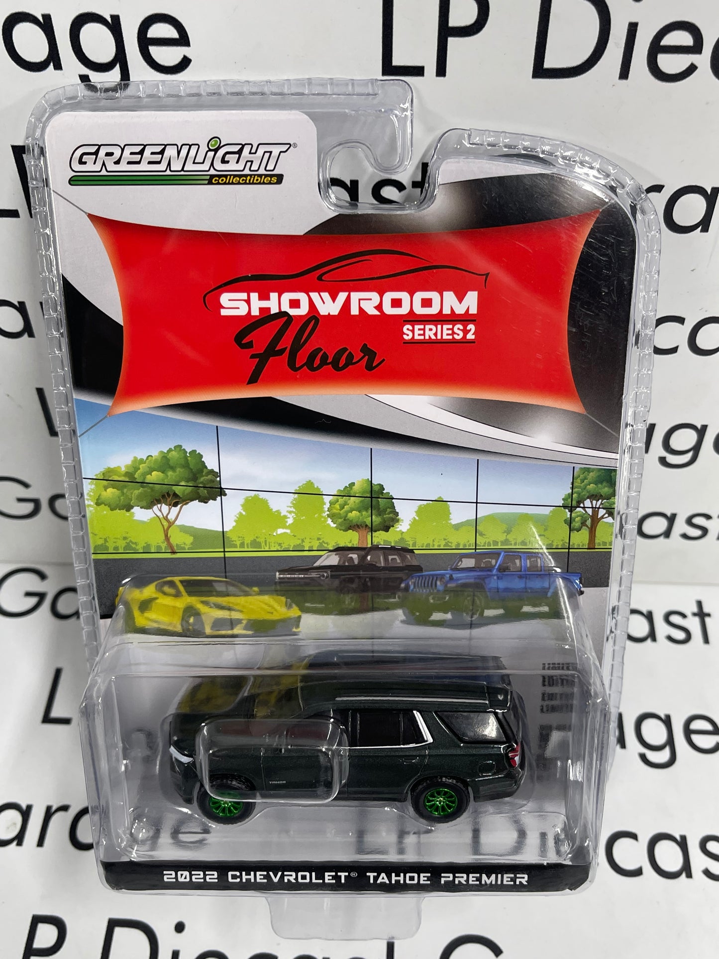 CHASE GREENLIGHT 2022 Chevrolet Tahoe Premier Dark Green 1:64 Diecast Showroom