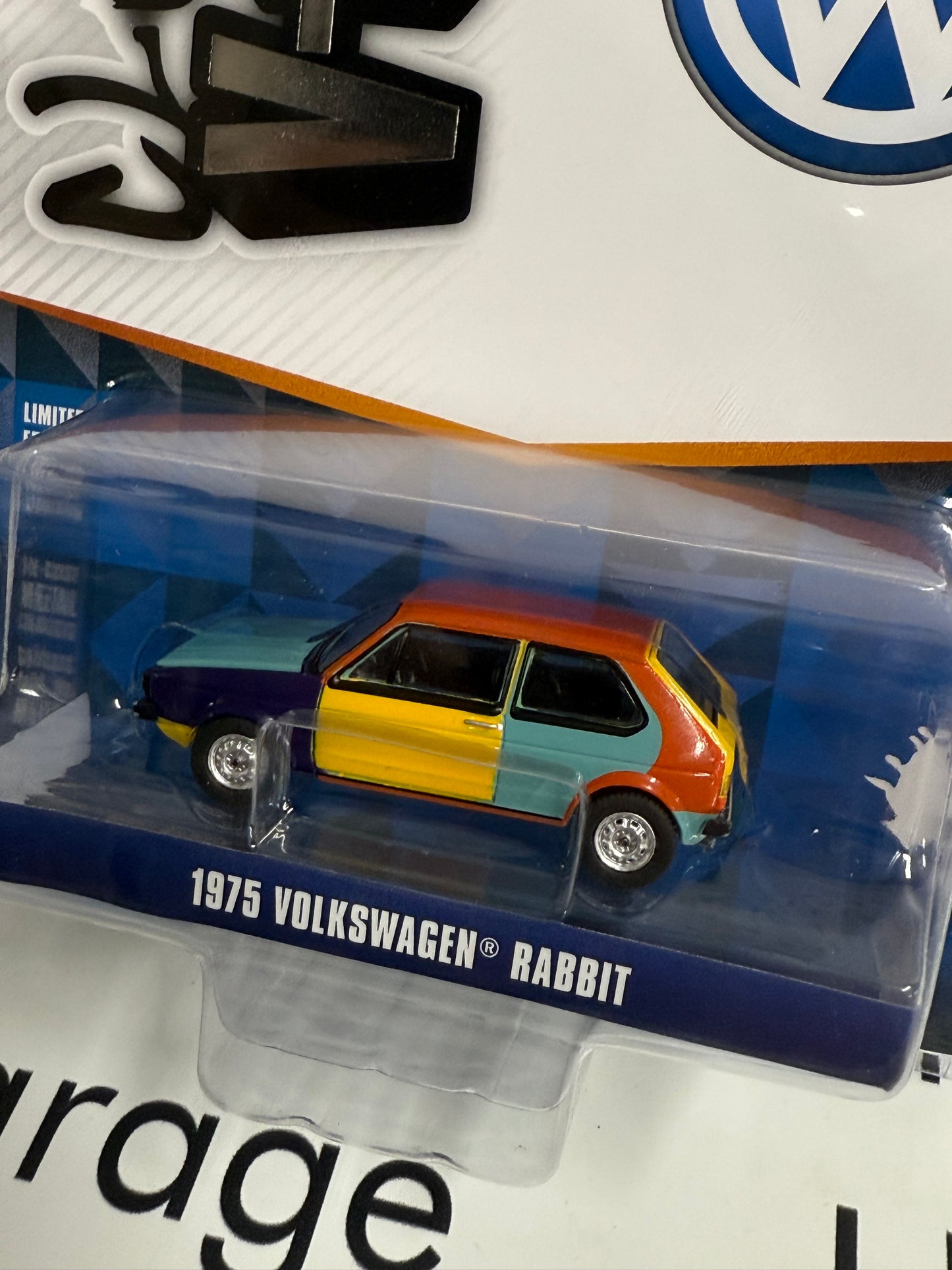 GREENLIGHT 1975 Volkswagen Rabbit Harlequin 1:64 Diecast Club V-Dub