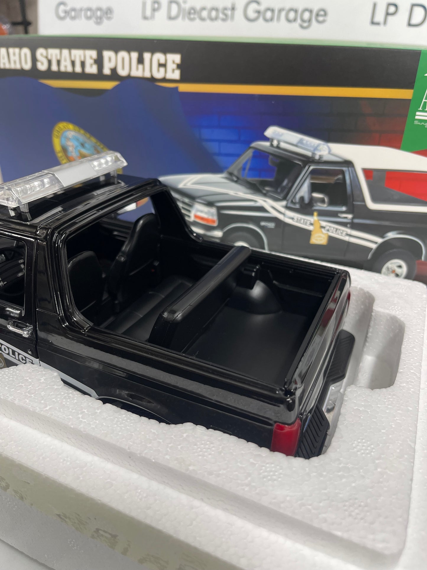 GREENLIGHT 1996 Ford Bronco Idaho State Police 1:18 Diecast