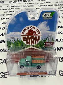 GREENLIGHT 1946 Dodge Power Wagon Strawberry Farms 1:64 Diecast Down on the Farm