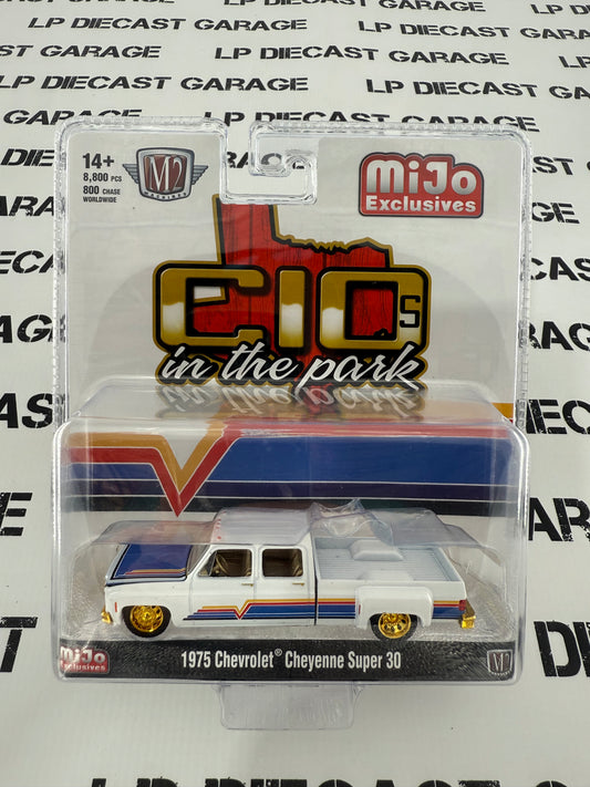 CHASE M2 1975 Chevrolet Cheyenne Super 30 White 1:64 Diecast C10s in the Park