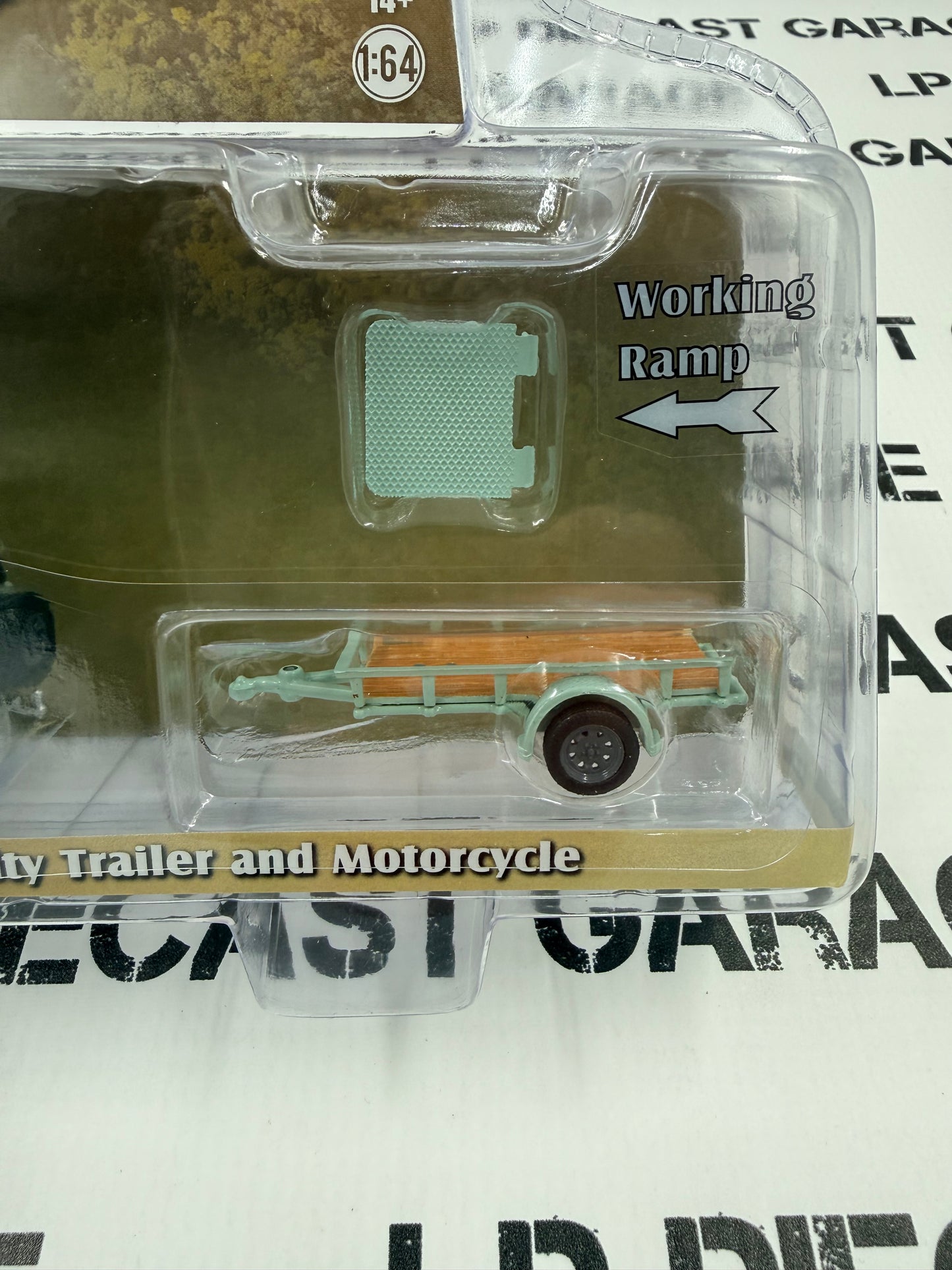 GREENLIGHT 2021 Ford Bronco w/ Trailer & Motorcycle Cactus Grey 1:64 Diecast Hitch & Tow