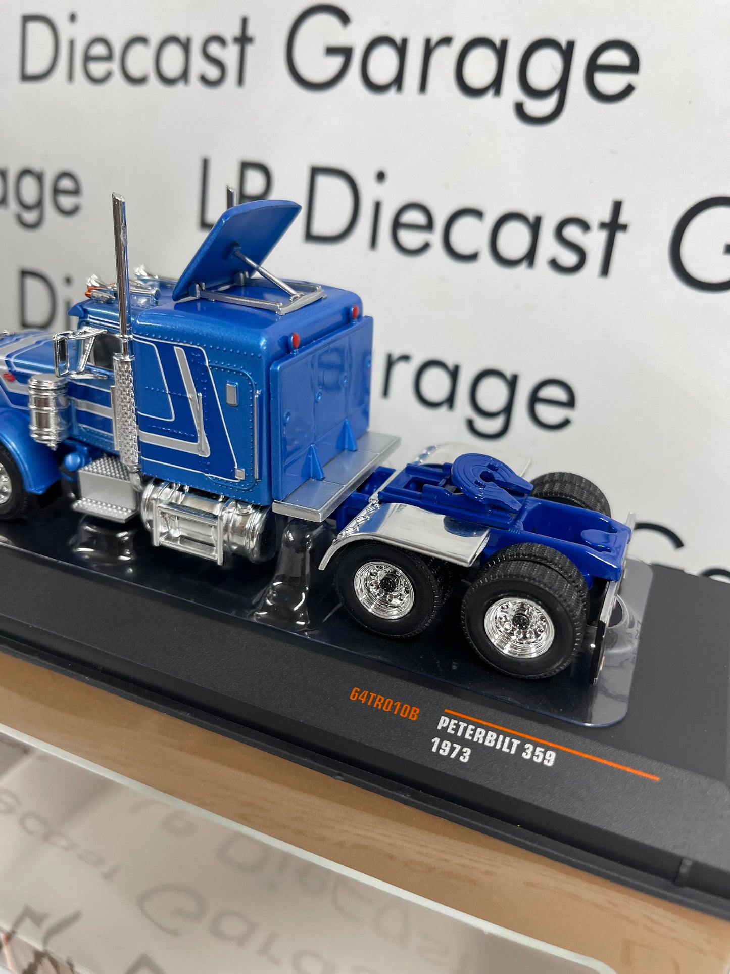 IXO Models 1973 Peterbilt 359 Blue 1:64 Diecast USA Model