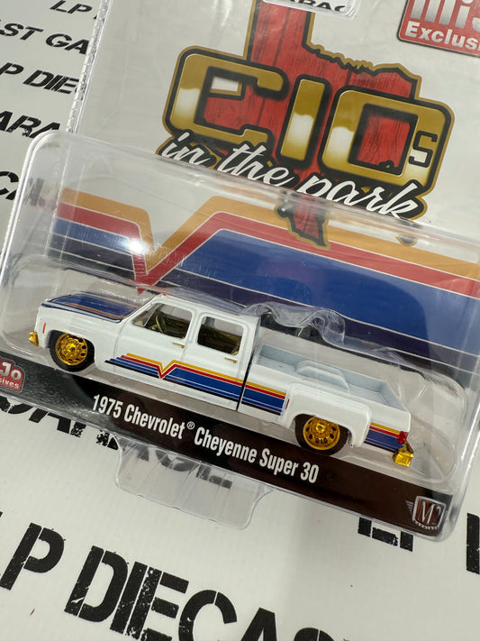 CHASE M2 1975 Chevrolet Cheyenne Super 30 White 1:64 Diecast C10s in the Park