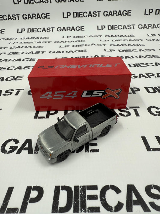 RAW CHASE PARA64 2006 Chevrolet Silverado SS Single Cab Truck Victory Red 1:64 Diecast