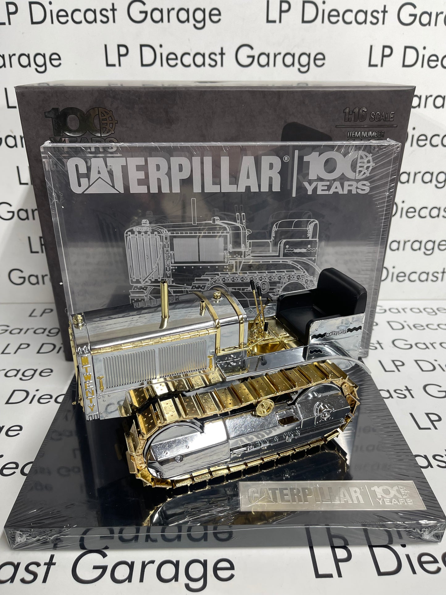 DIECAST MASTERS CAT Twenty Crawler Tractor 100th Chrome/Gold 1:16 Diecast