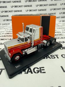 IXO Models 1985 MACK Superliner Magnum Silver Red 1:43 Diecast Semi Truck