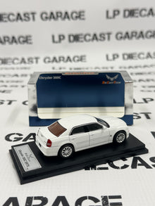 GCD DCT 2013 Chrysler 300C SRT8 White 1:64 Diecast Model