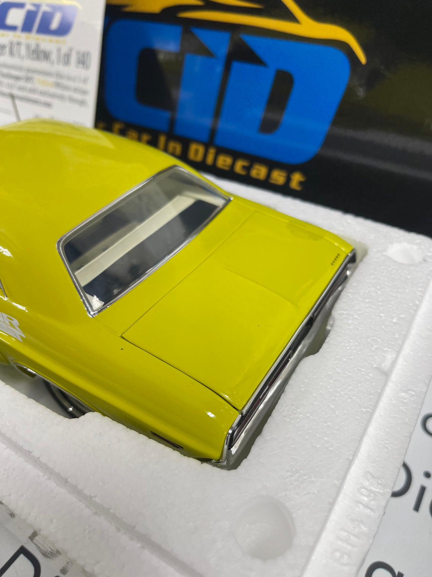 ACME YCID 1971 Dodge Challenger R/T Yellow w/ White Stripes 1:18 Diecast A1806020CYY