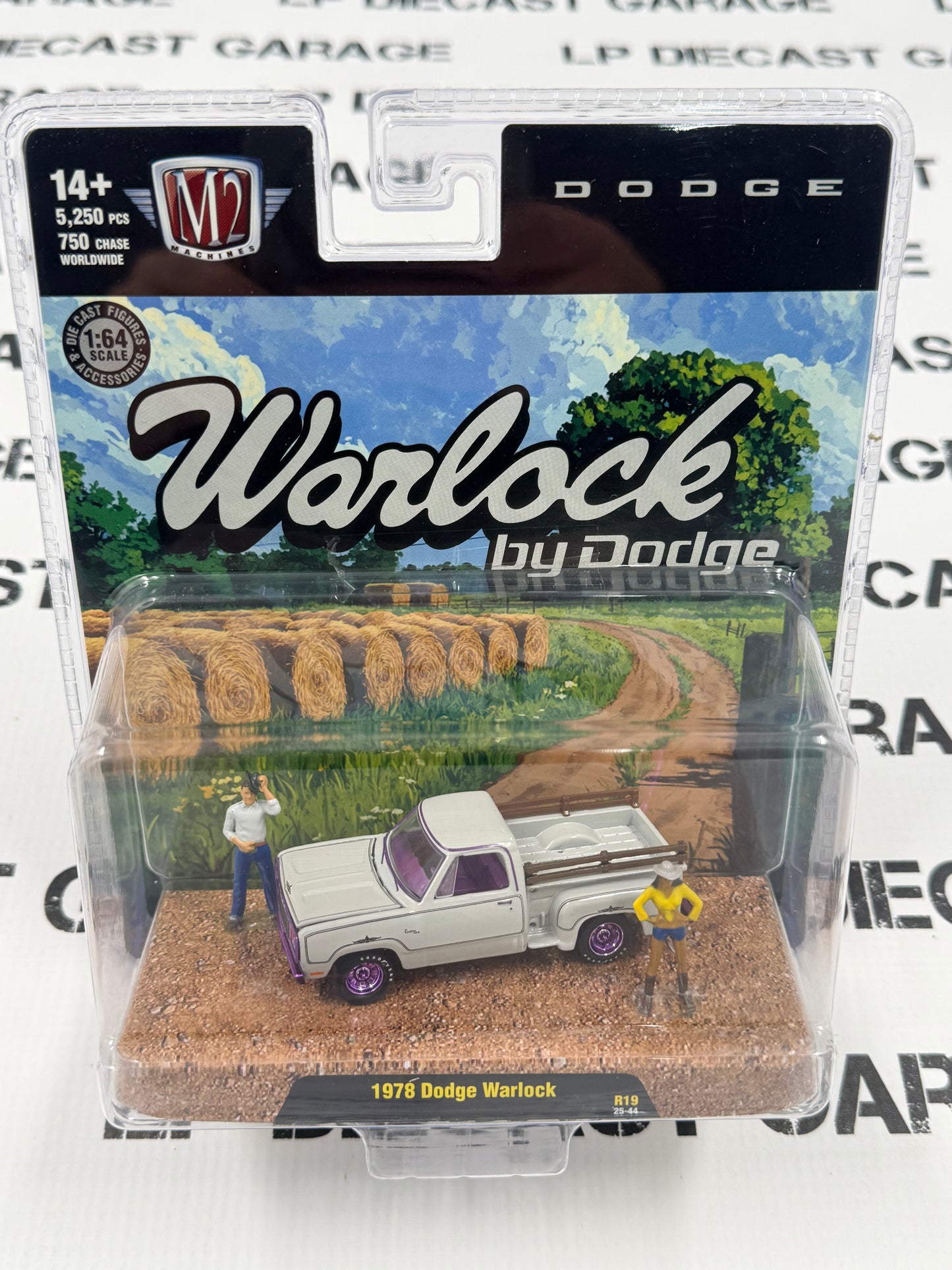 CHASE M2 Diorama 1978 Dodge Warlock Gray 1:64 Diecast w/ Figures