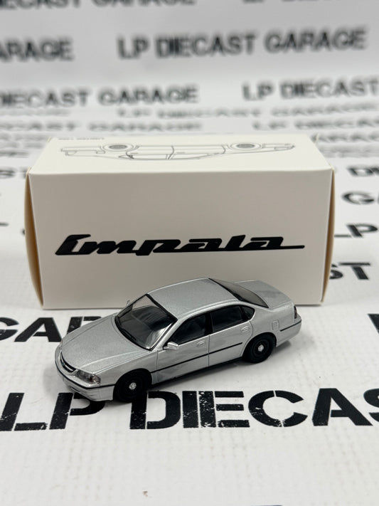 MODEL CAR 2005 Chevrolet Impala Silver Unmarked 1:64 Diecast