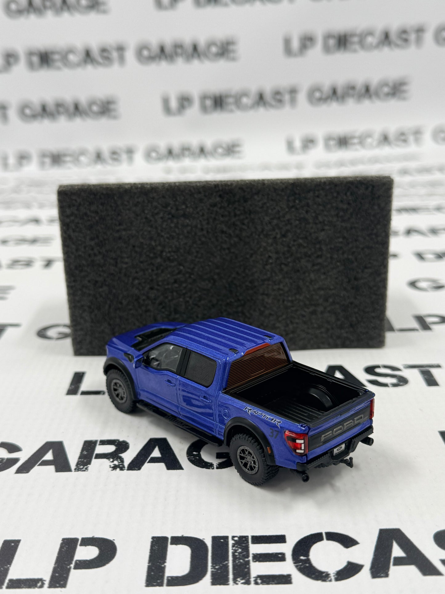 MODEL TRUCK 2022 Ford F-150 Raptor Blue 1:64 Diecast
